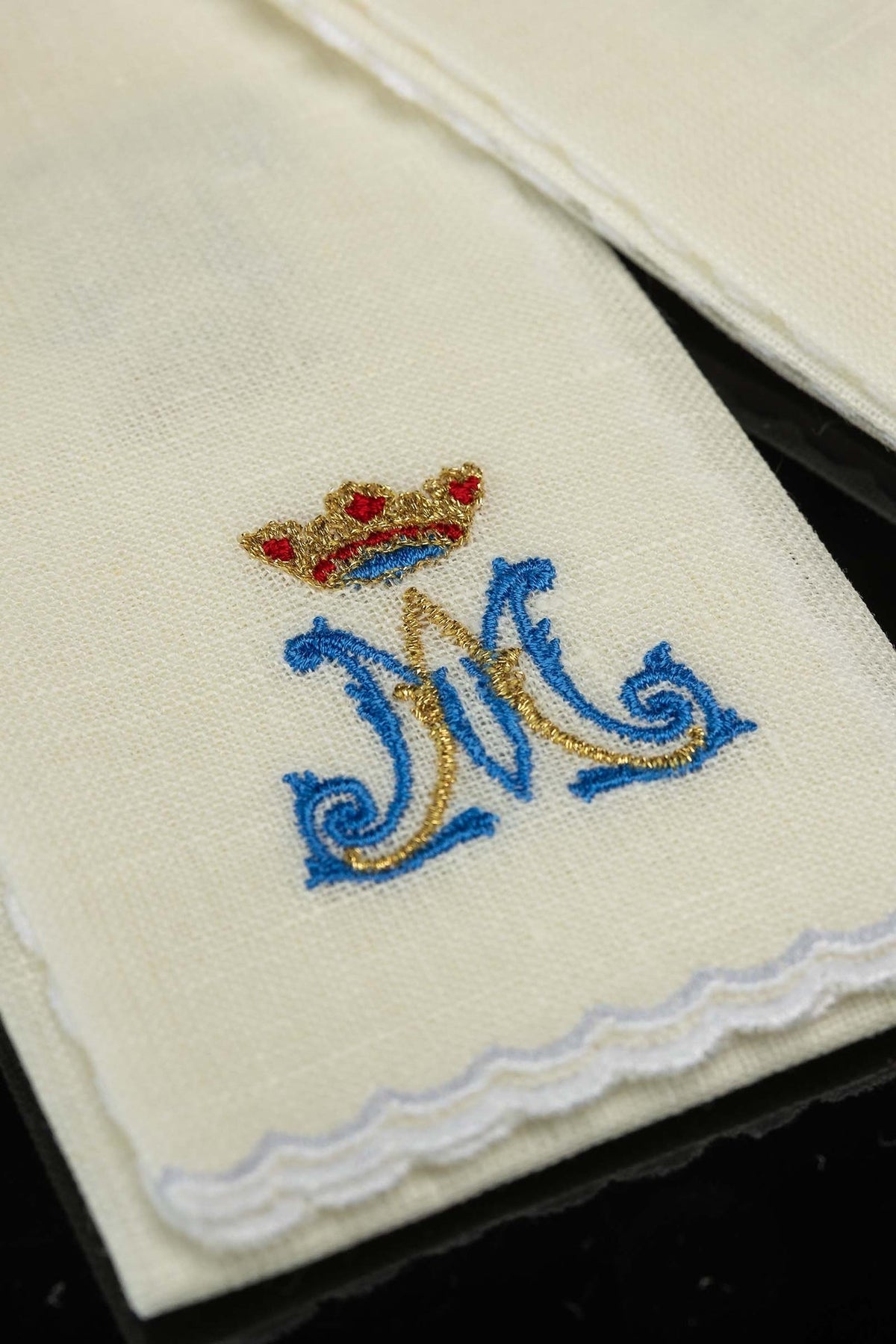 Zestaw 5 sztuk lnianych Puryfikaterzy liturgicznych z haftem maryjnym - alba.pl