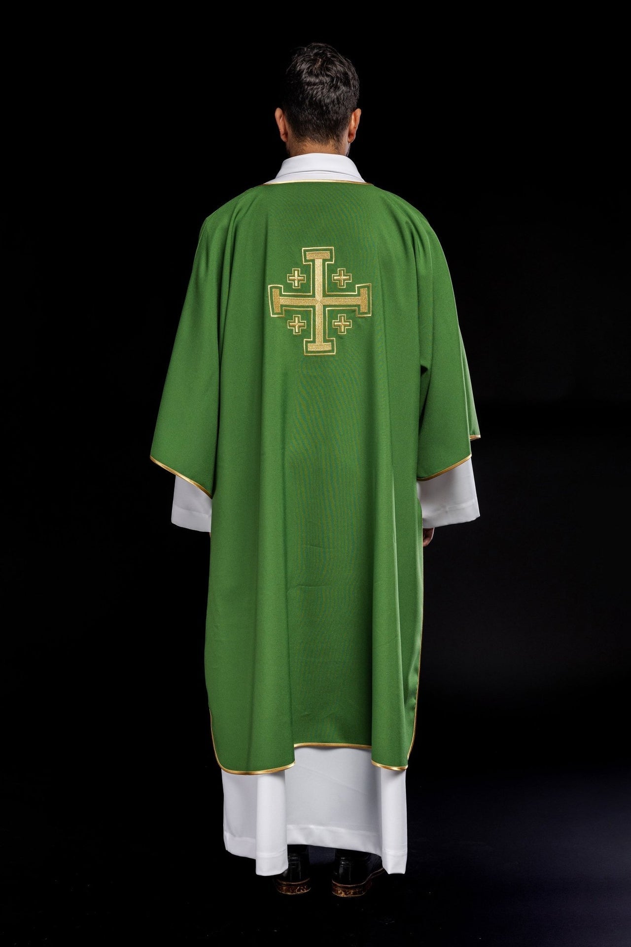 Zielona Dalmatyka Liturgiczna ze Złotym Haftem Krzyży - alba.pl