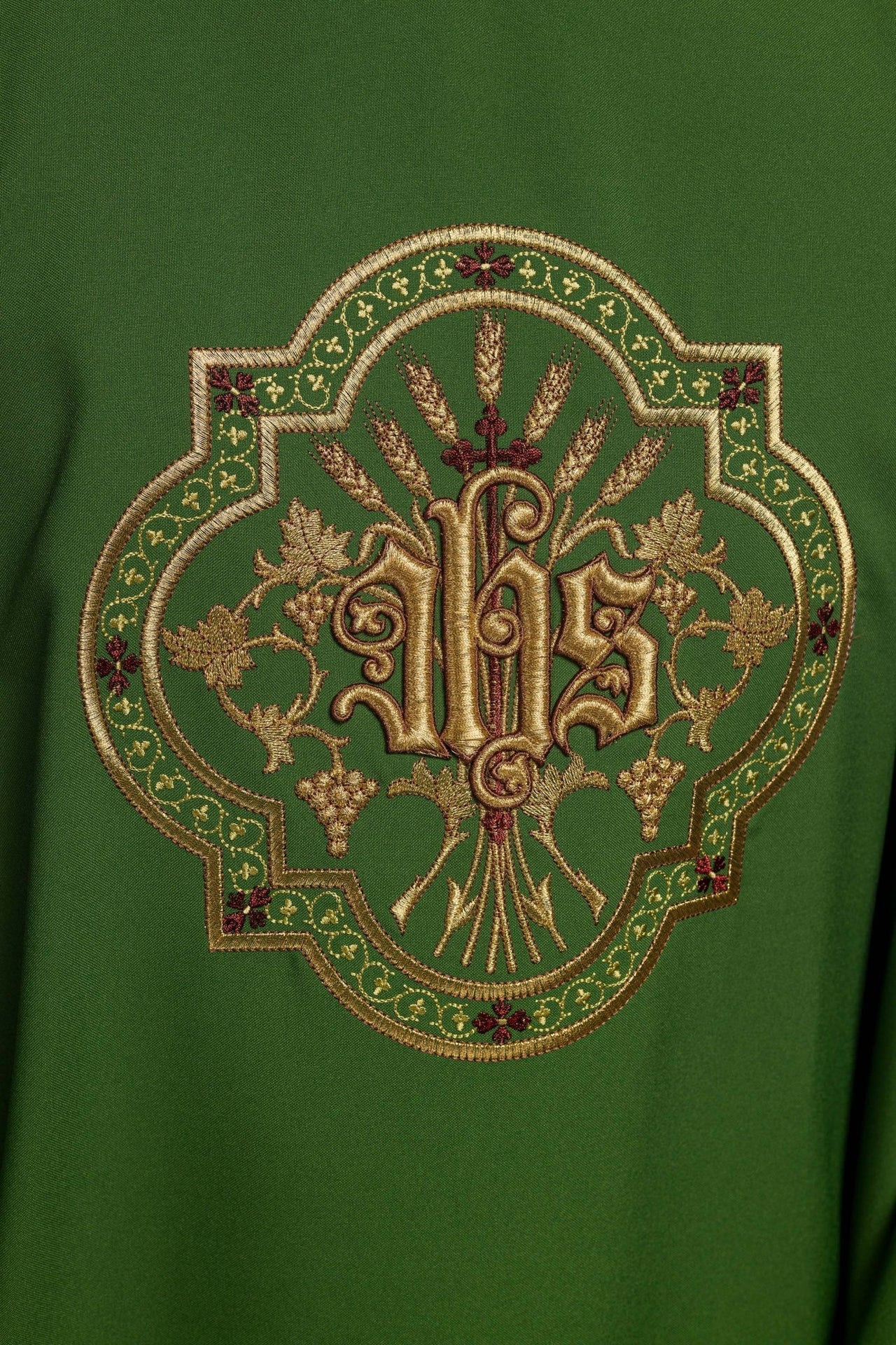 Zielony Ornat Haftowany IHS PAX - Elegancka Szata Liturgiczna - alba.pl