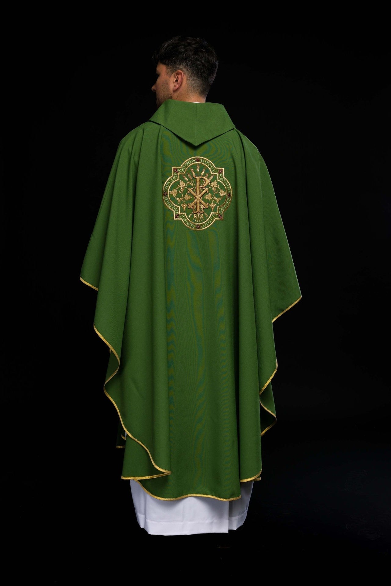 Zielony Ornat Haftowany IHS PAX - Elegancka Szata Liturgiczna - alba.pl