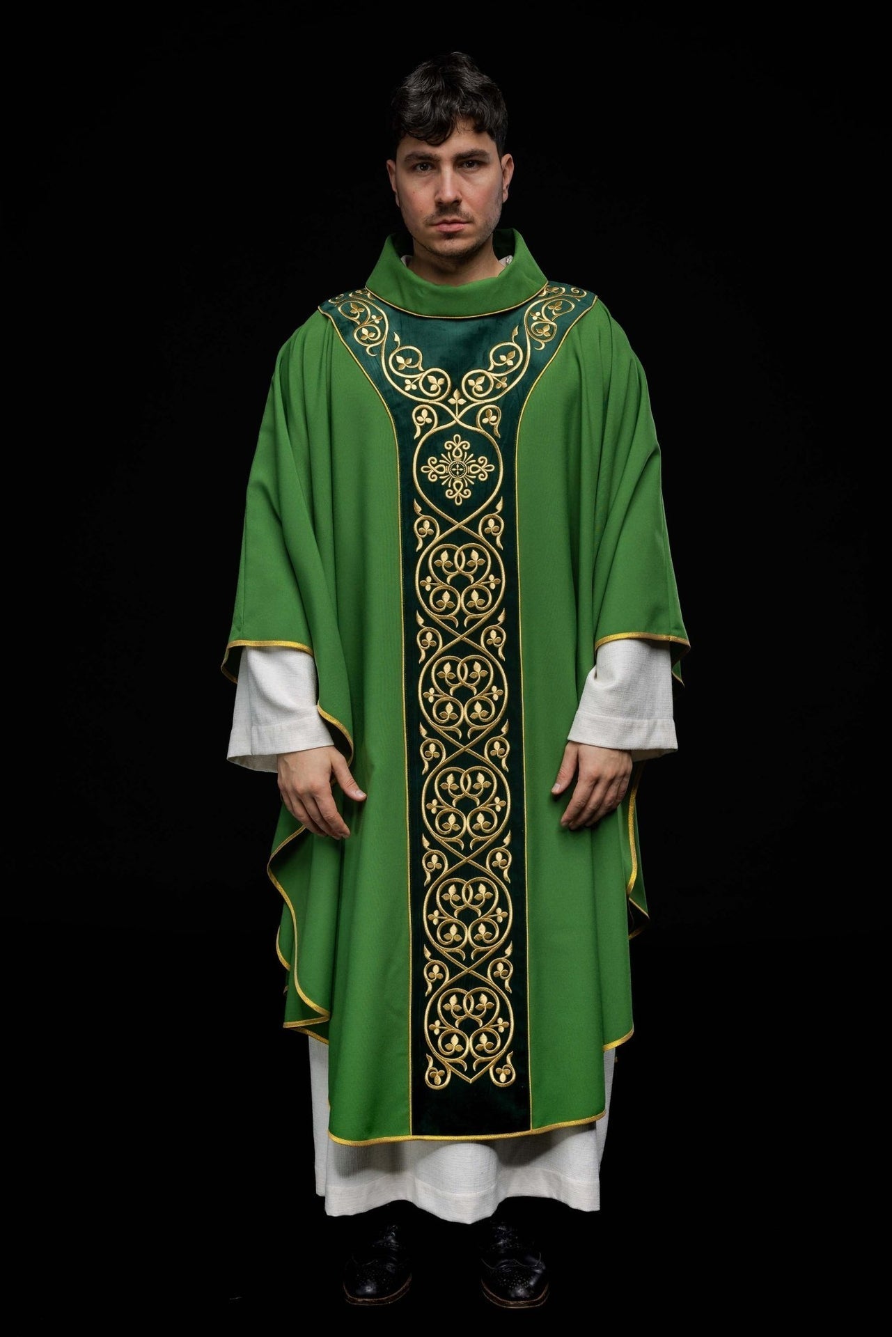 Zielony Ornat Liturgiczny z Haftowanym Pasem Aksamitnym - alba.pl