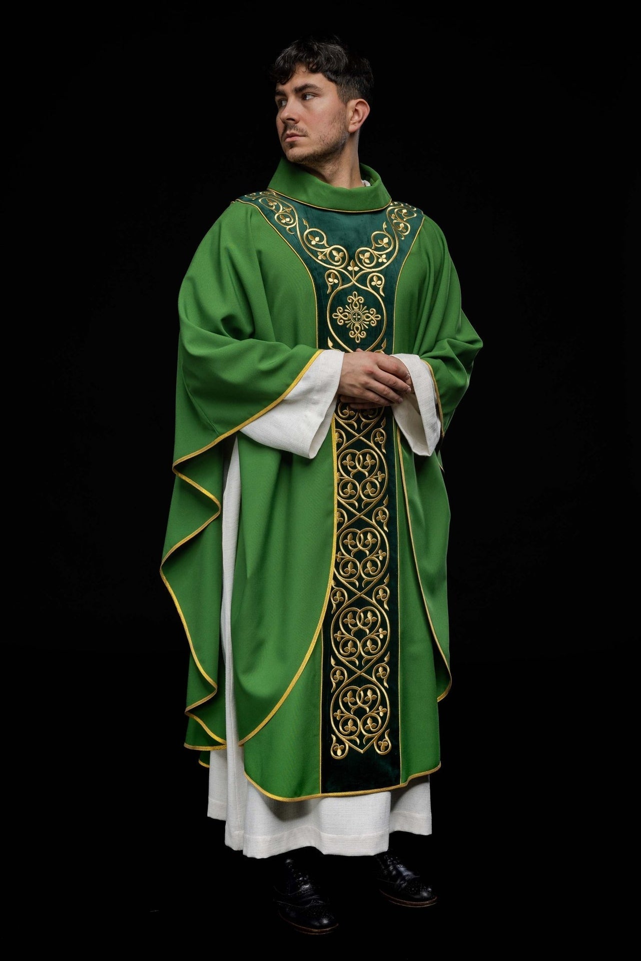Zielony Ornat Liturgiczny z Haftowanym Pasem Aksamitnym - alba.pl