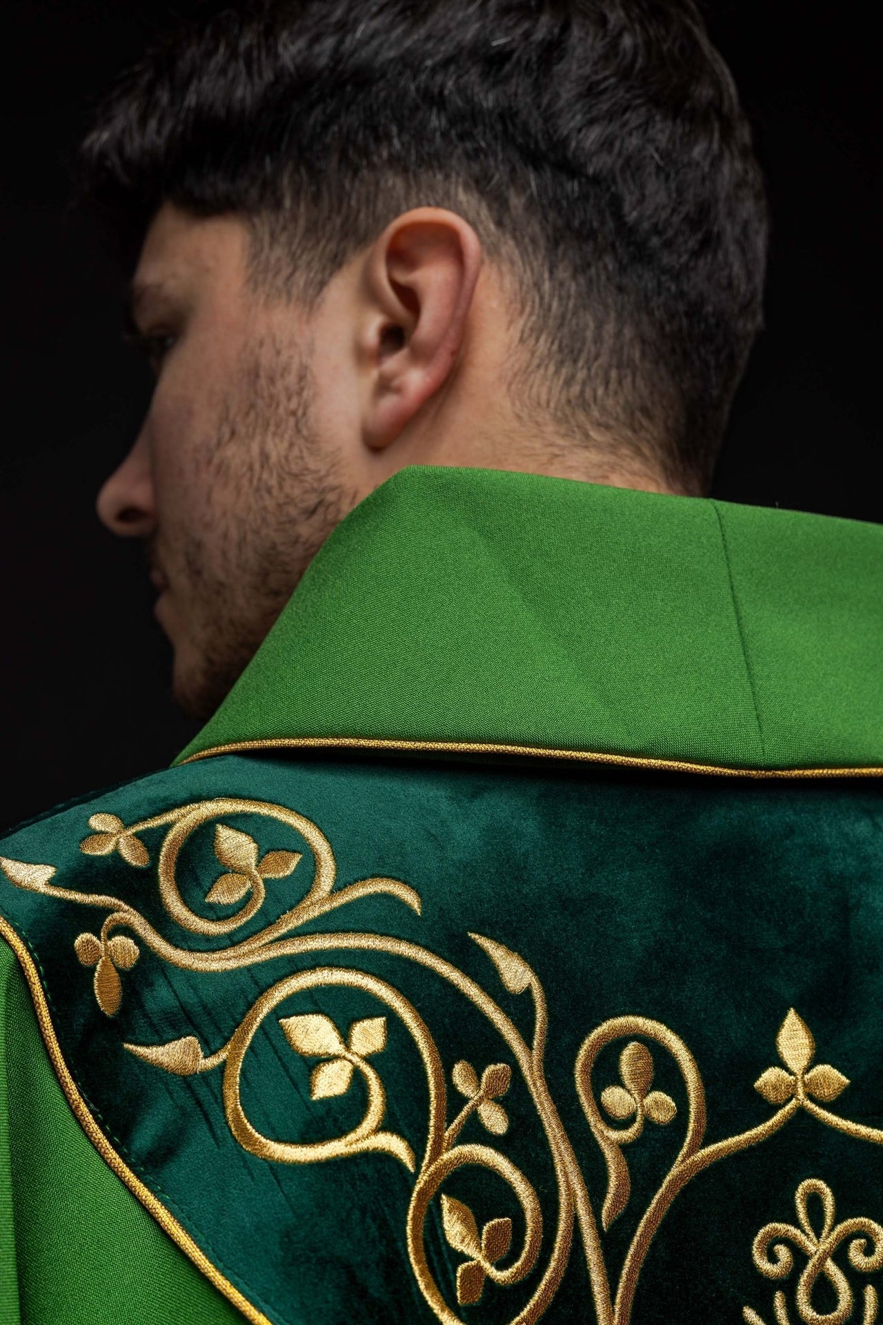 Zielony Ornat Liturgiczny z Haftowanym Pasem Aksamitnym - alba.pl