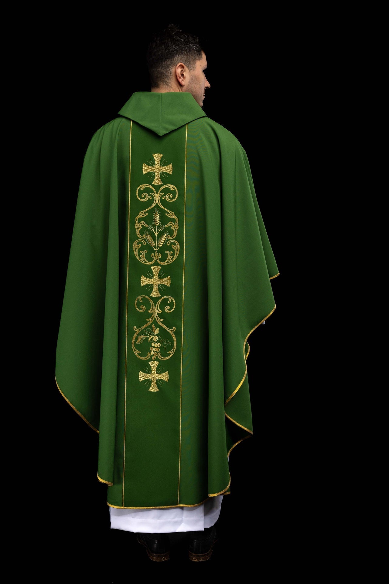 Zielony ornat liturgiczny z haftowanym pasem eucharystycznym - alba.pl