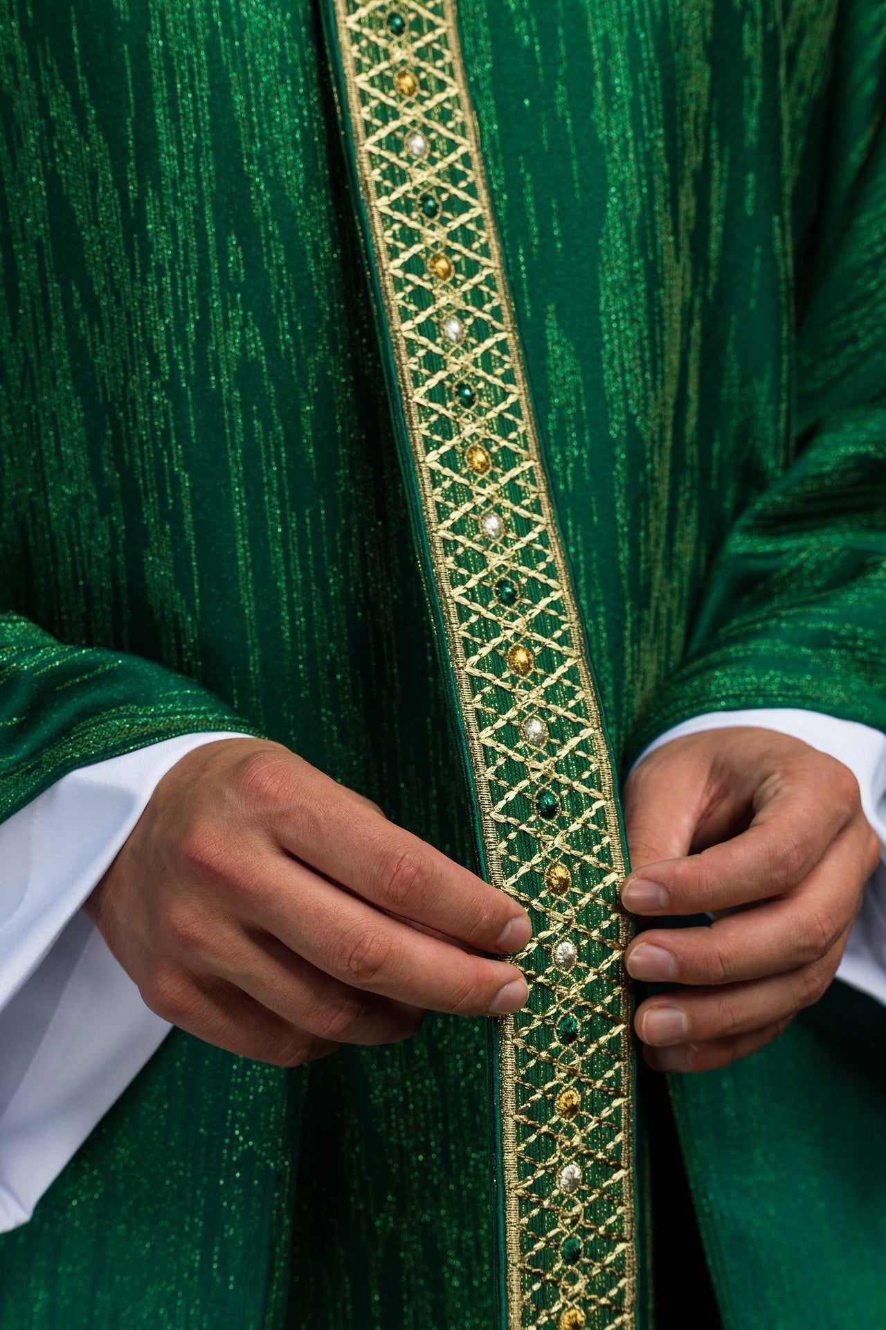 Zielony Ornat Liturgiczny z Haftowanym Pasem i Kołnierzem - alba.pl