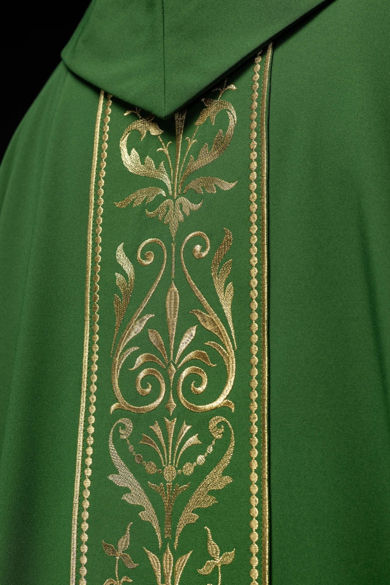 Zielony Ornat Liturgiczny Złoty Pas Haftowany Komplet Ze Stułą - alba.pl