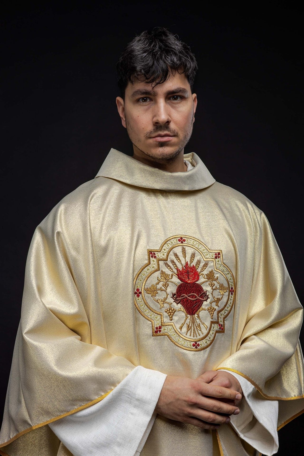 Złoty Ornat Haftowany Serce Jezusa i Kielich Eucharystyczny - alba.pl