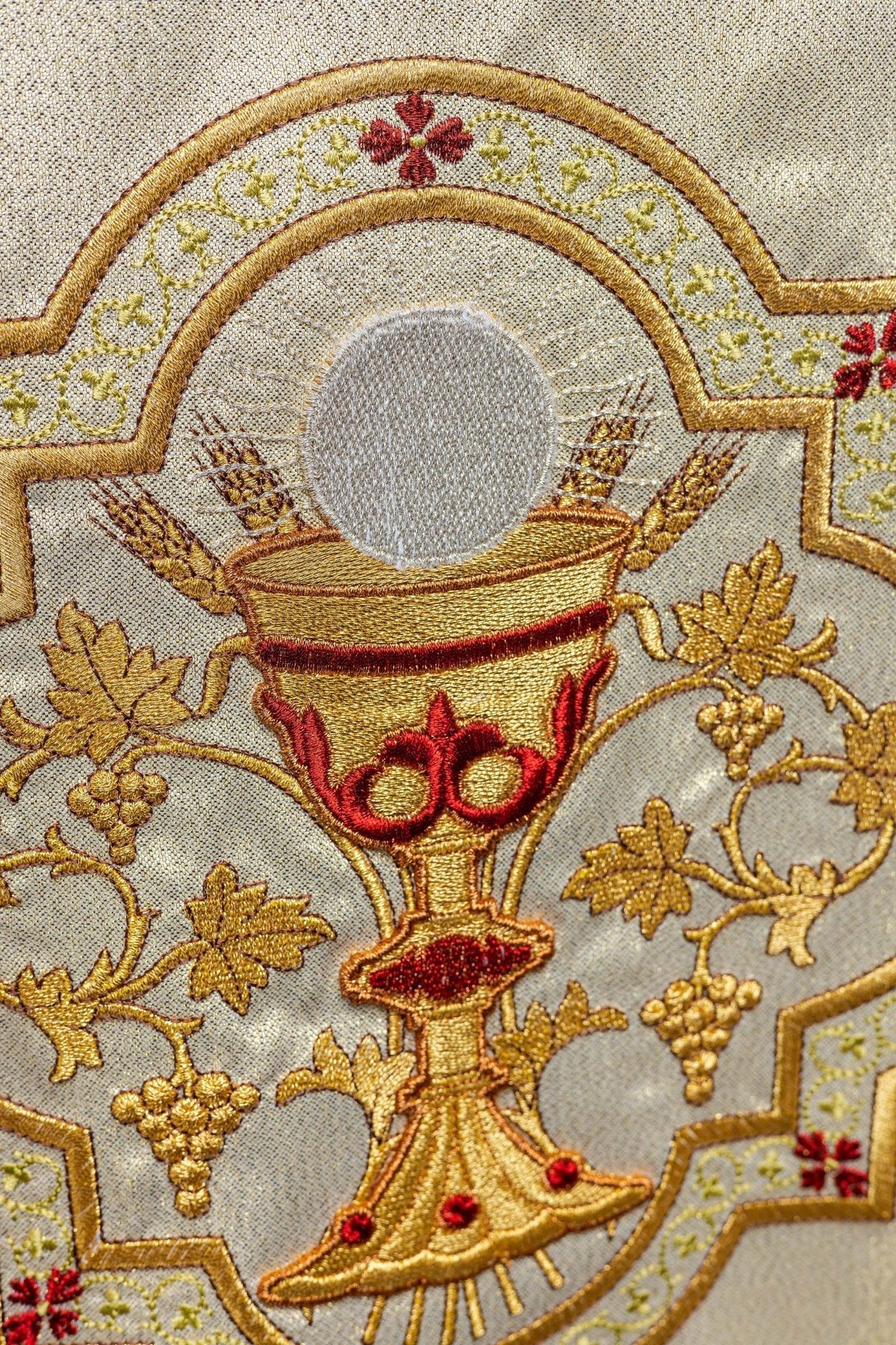 Złoty Ornat Haftowany Serce Jezusa i Kielich Eucharystyczny - alba.pl